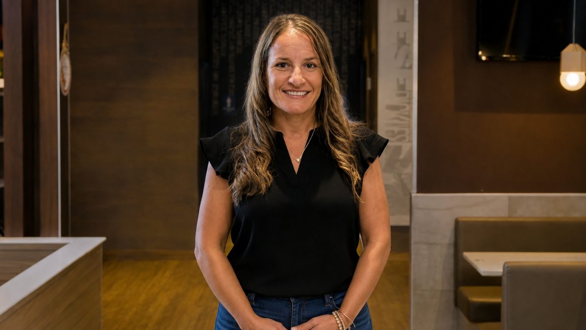 Portrait of Dina Sotomayor, Administrative Coordinator at DCC LEE.